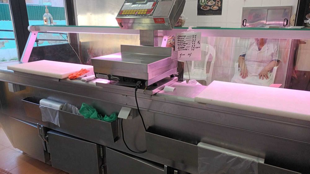 Vitrine de talho 3 metros /Totalmente inox / Excelente estado