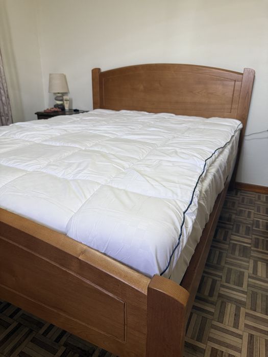 Cama e colchão 140x185
