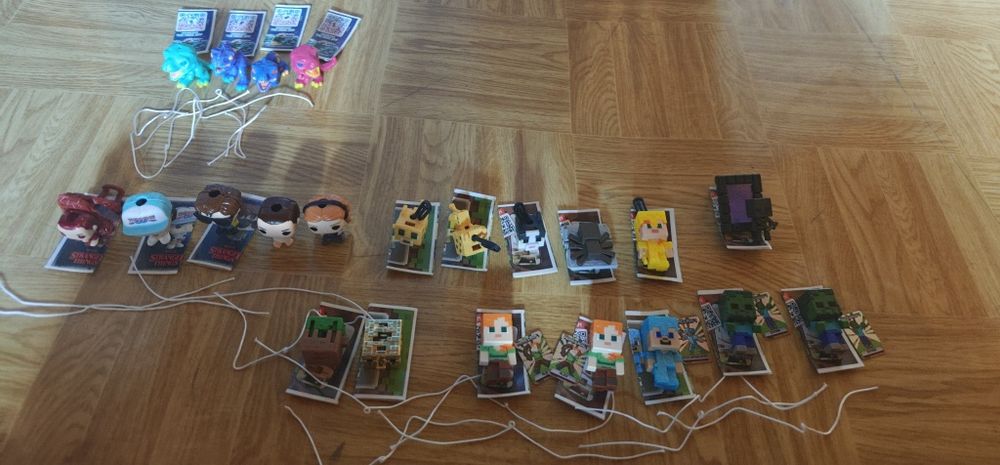 Zabawki Kinder joy Minecraft, strangethings,  jurrassic world