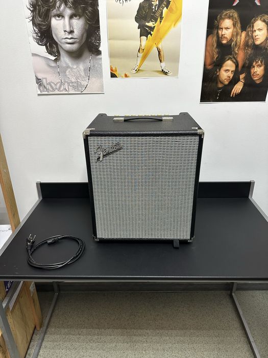 Бас-гітарний комбопідсилювач Fender Rumble 100 v3