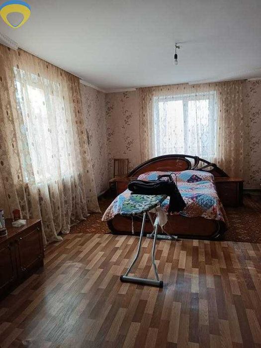 Добротний будинок з ремонтом та всіма зручностями в с. Буялик