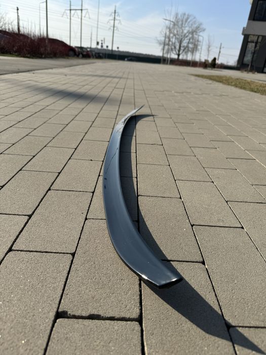 Спойлер багажника BMW G30 2017-2023 сабля M стиль черный глянец