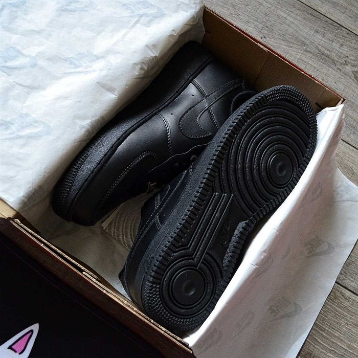 Женские кроссовки Nike Air Force 1 Low 'Black' Premium. Размеры 36-40