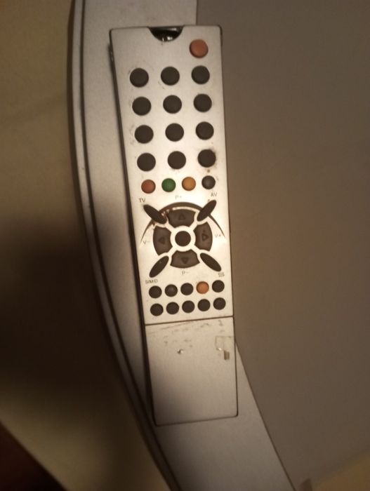 Televisão antiga usada