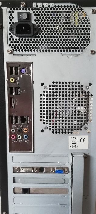 Desktop Core2Duo E6850 4GB Ram e 450GB (2 Discos de 200GB e 250GB)
