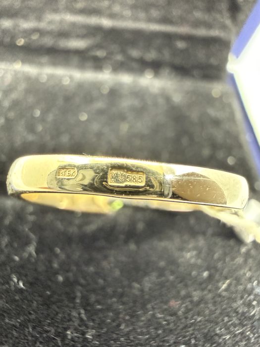 Золота каблучка 585 проби з хризолітом