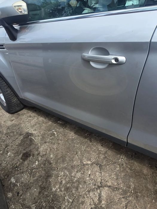 Drzwi lewy przód ford kuga mk1 w kolorze 08