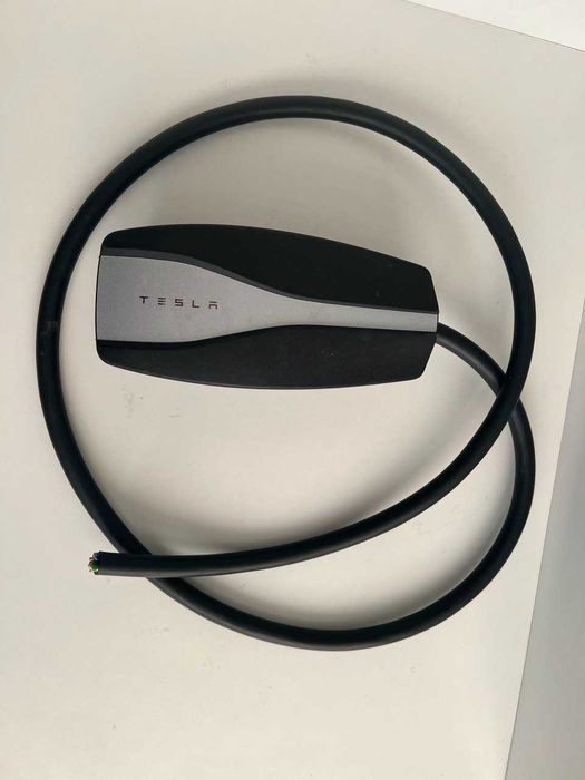 Заряднний пристрій зарядка Tesla під ремонт або запчастини