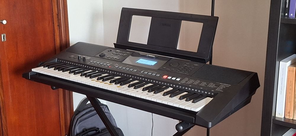 Teclado Yamaha PSR E463