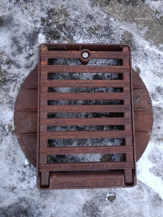 Wpust żeliwny drogowy d400