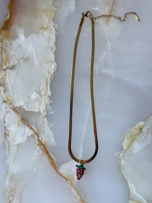 Naszyjnik o płaskim splocie z zawieszka