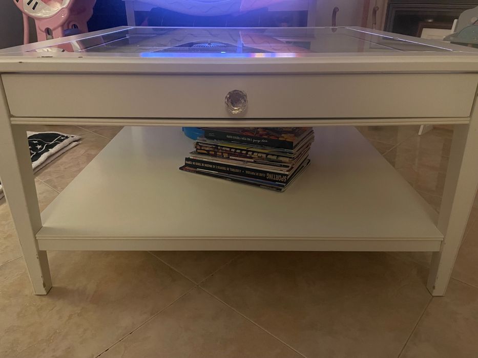 Oferta de Tapete BAIXA de PREÇO Sofá + Mesa de Jantar Extensivel + 4 cadeiras + 4 capas + 1 Mesa de Centro