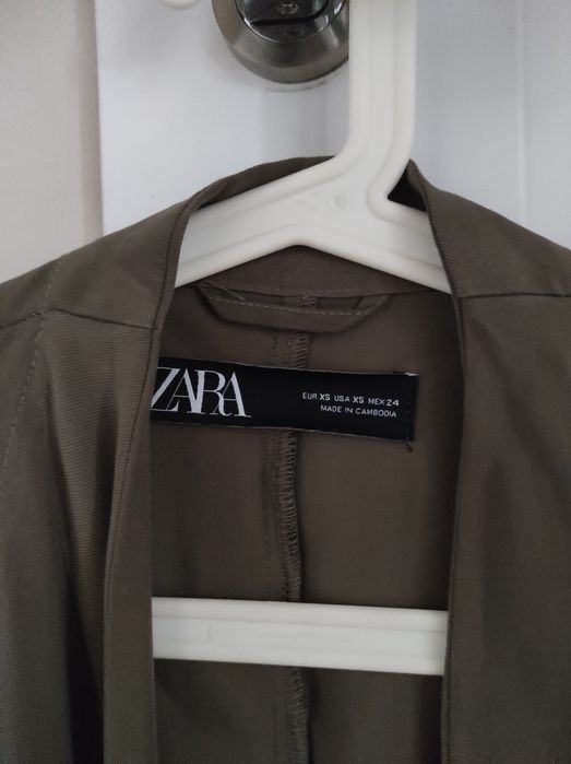 ZARA khaki śliczna narzutka ze złotymi elementami na rękawach S