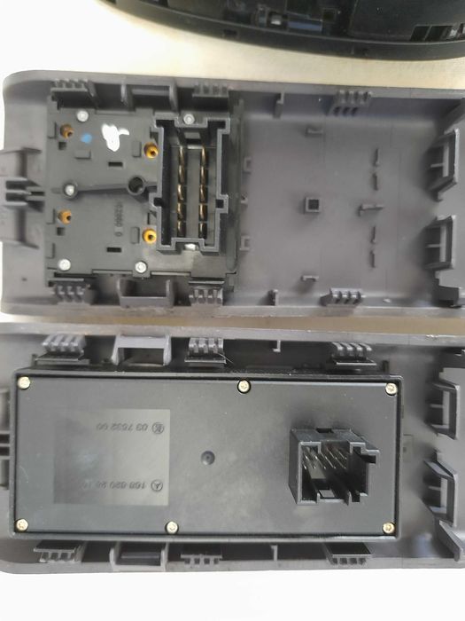 Vendo mercedes benz 140 A, 203,124 ou 210 botão do vidro eléctrico