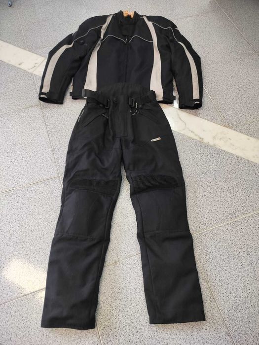 Fato de mota semi novo