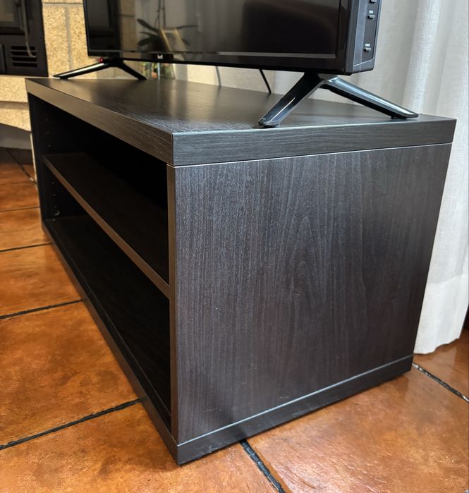 Móvel de televisão castanho