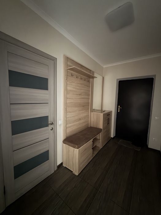 БЕЗ комісії Квартира з ремонтом на вул. Анни Ахматової 22