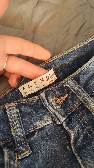Spodnie z przetarciem DenimCo XS