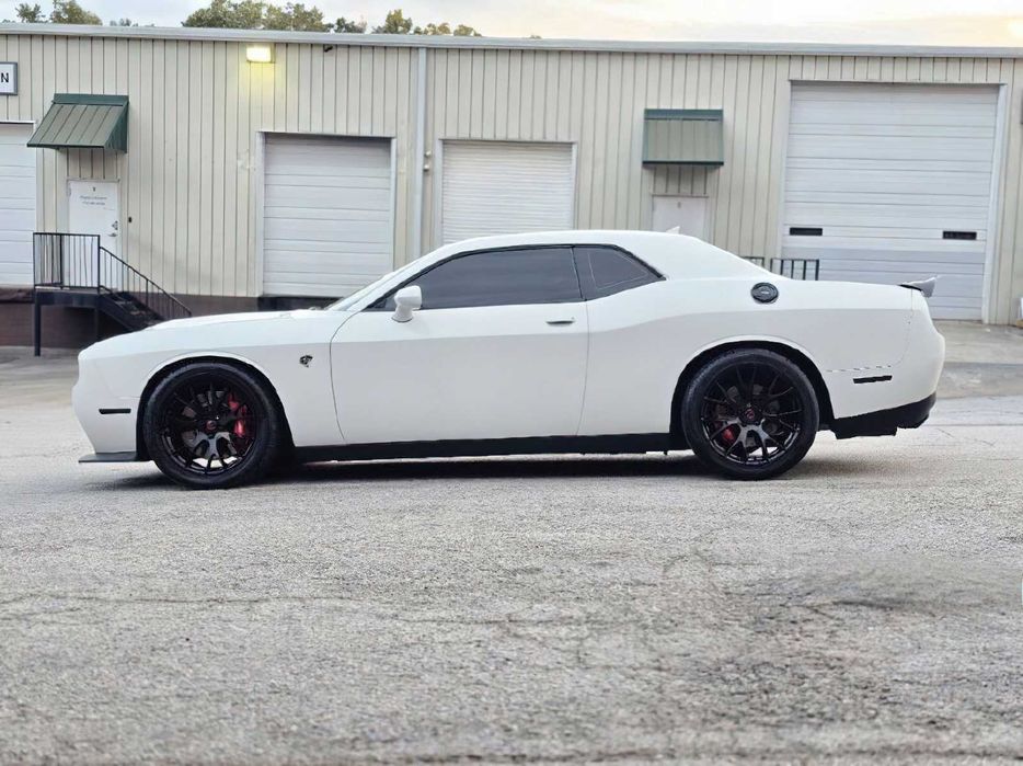Dodge Challenger SRT Hellcat      2017