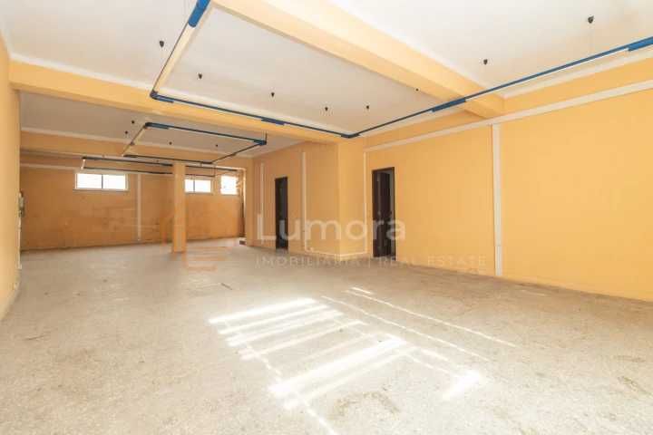Arrenda-se garagem de 90m2
