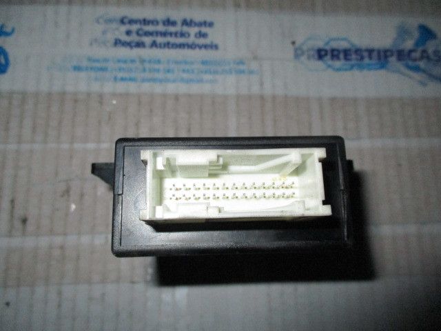 Botão / interruptor electromecânico / relé BMW 5 (E39)