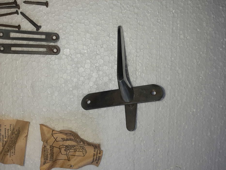 Stare Klamki do okien polerowane