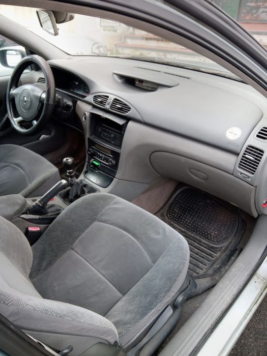 Vendo laguna 1.9 DCI com avaria