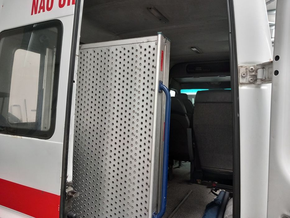 Mercedes Sprinter x3 ambulancias /9 lugaressem motor
