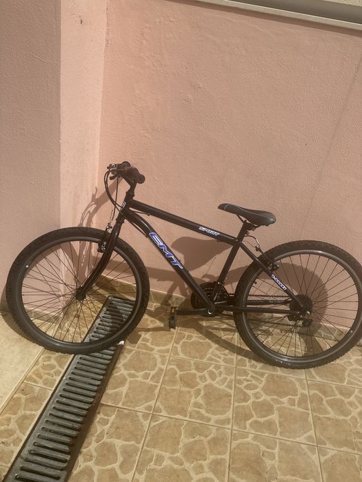 Bicicleta praticamente nova