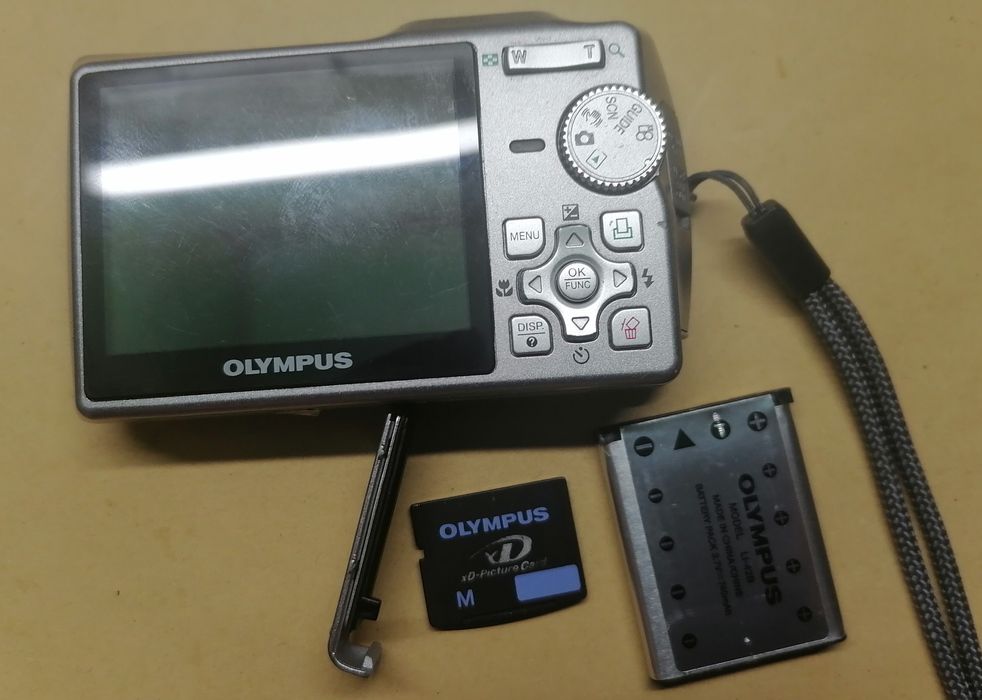 Цифрой фотоаппарат Olimpus