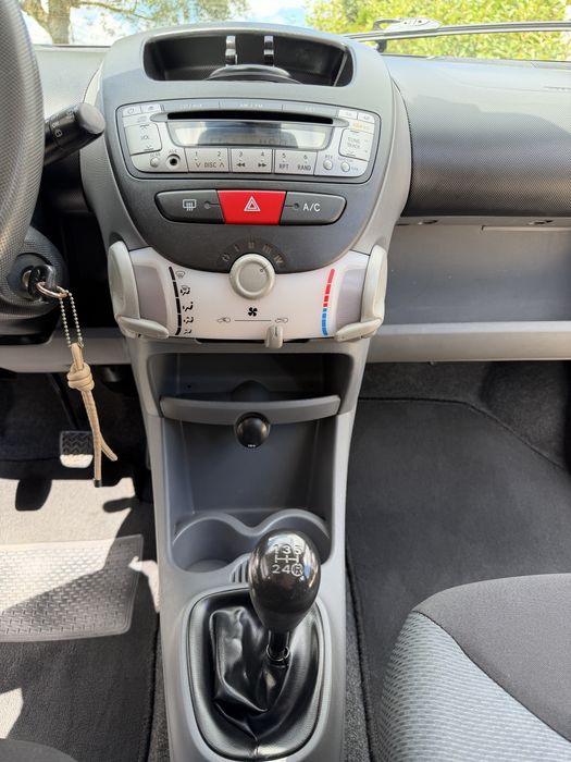 Toyota Aygo - 1.0 / gasolina - Ago/2006