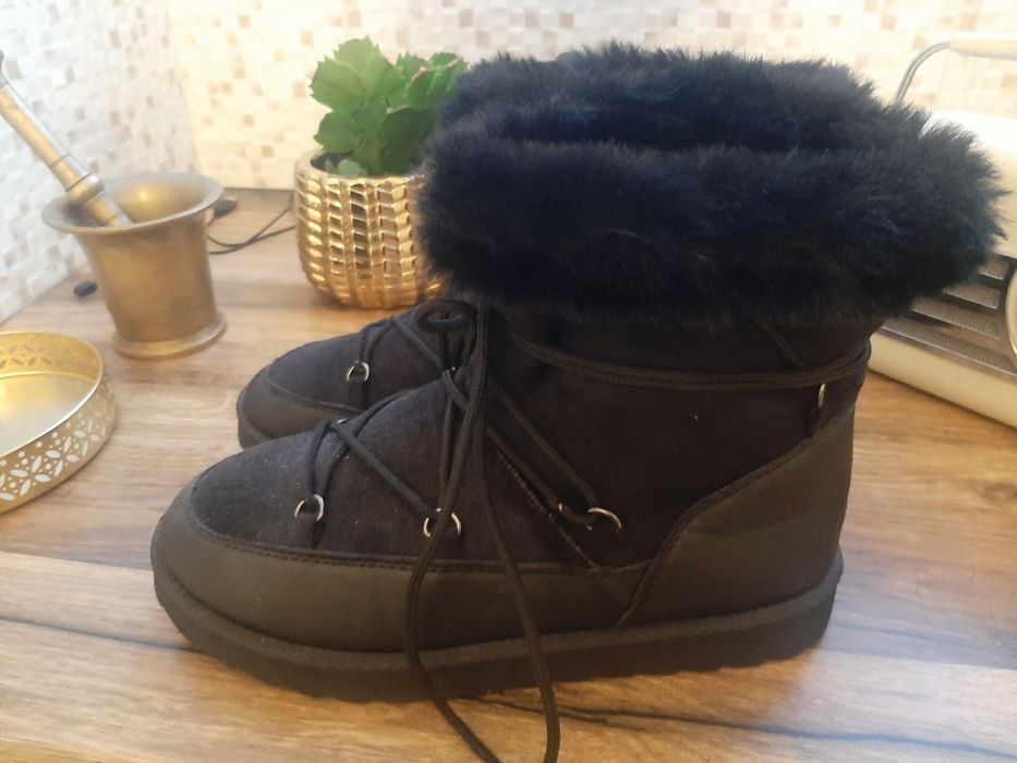 Czarne sniegowce z futerkiem 39