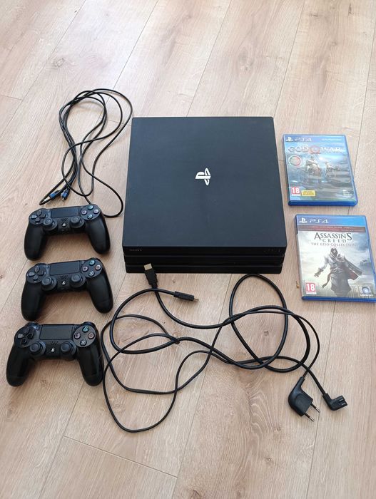 PS4 1 TB Pro + 3 comandos + 2 jogos