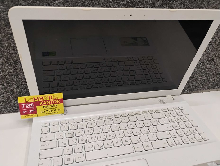 [366/26] Laptop Asus x541n + zasilacz (działa na zasilaczu)