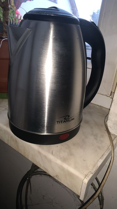titanium  elektryczny czajnik  nowy !!!