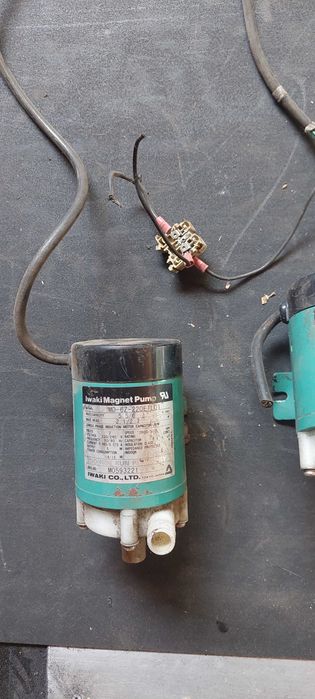 Magnetyczne pompy Iwaki Tokio Japan / pompa cieczy