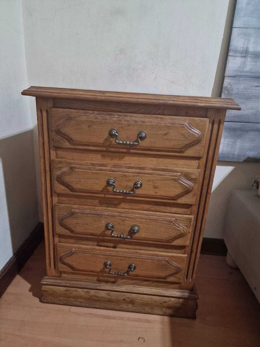 Cabeceira com gavetas