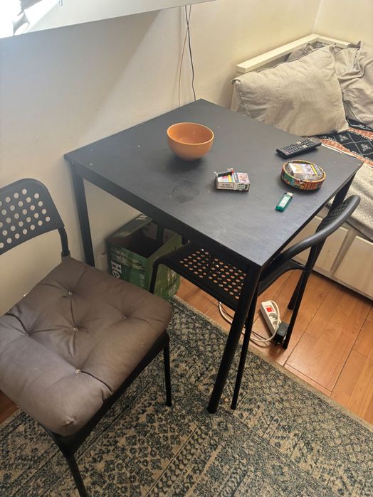 Ikea mesa e 2 cadeiras
