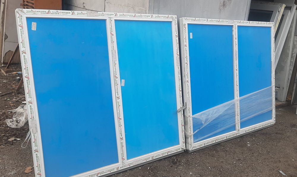 Продам металлопластиковые глухие двухсекционные окна -сэндвич панели