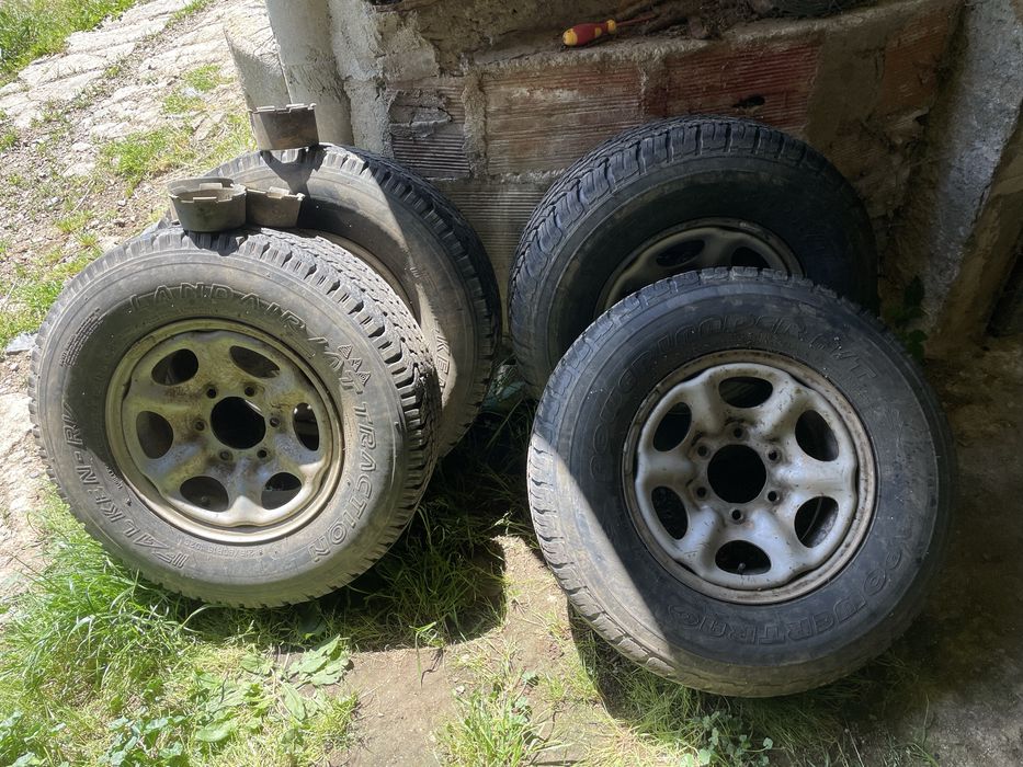 Jantes com pneus Furaçao Nissan