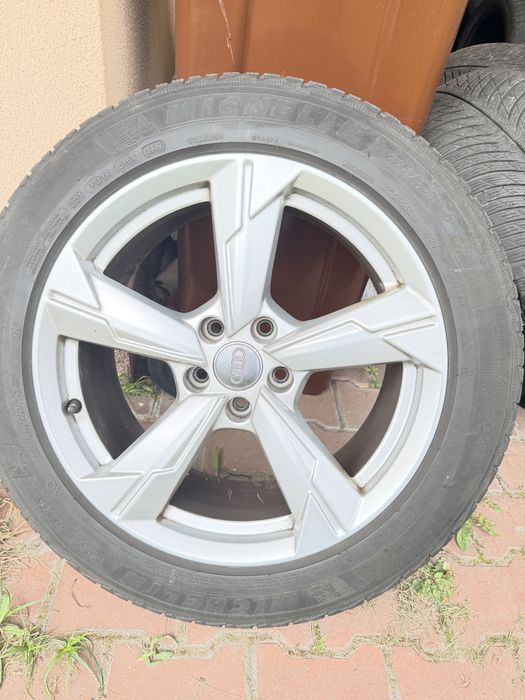 Felgi z oponami koła Audi A6 C8 18cali