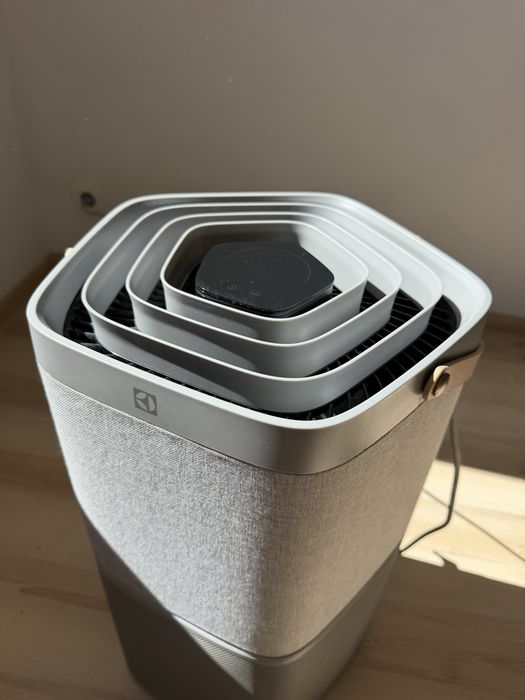 Oczyszczacz powietrza electrolux pure a9 100% sprawny