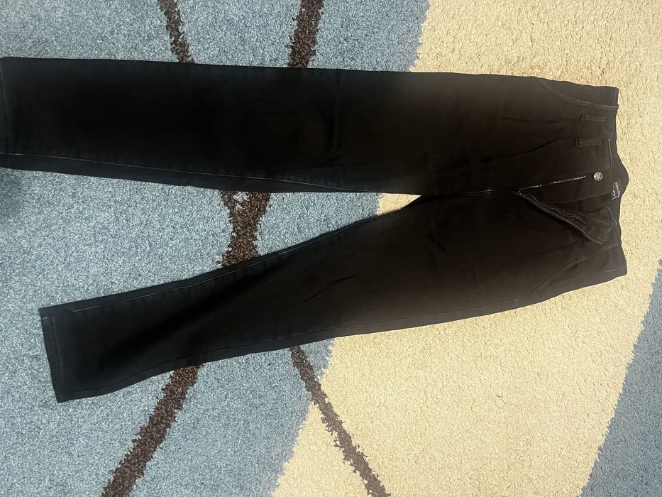 Пакетом: Шкіряні штани та двоє джинс за ціною 1