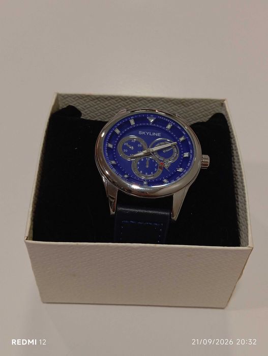 Relógio Homem Skyline (Mostrador e Bracelete Azul) – Novo / Em Caixa