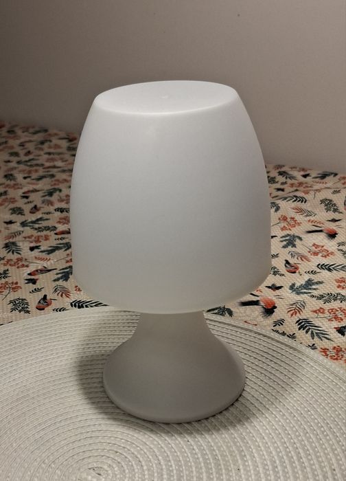 Lampka bezprzewodowa led na baterie