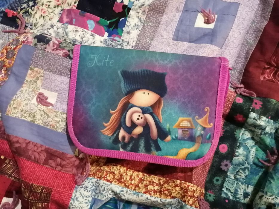 Продам школьный пенал для девочки