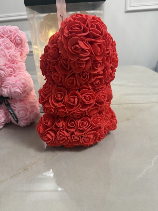 Відмідь з троянд ведмедик подарунок на день закоханих