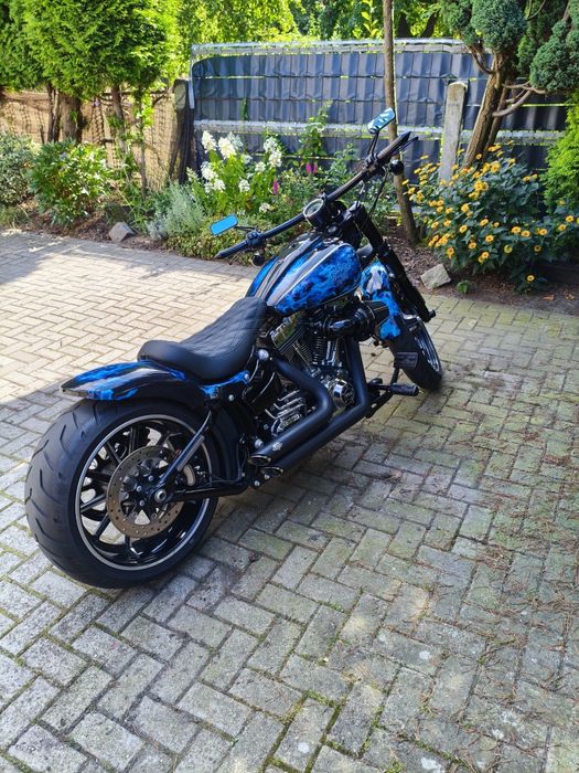 Harley Davidson breakaut FXSB 103 z 2014 roku