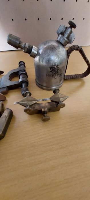 Ferramentas antigas de relojoaria Suíça