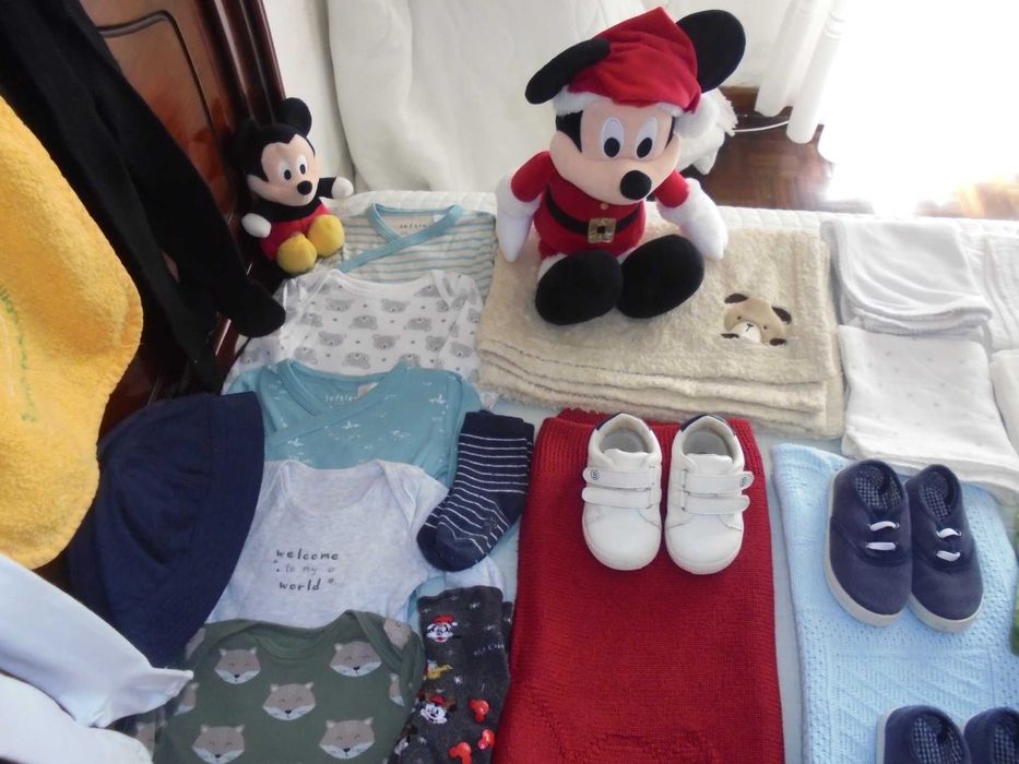 lote de roupa de menino bebé os sapatos novos